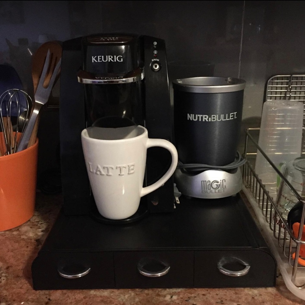 Keurig B30 and Coffee Pod Holder Set
